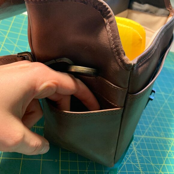 MegaGear Torres Camera Messenger Bag - Picture 14 of 15